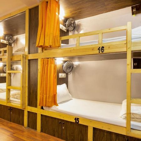 Sunrise Hostel Dormitory Мумбаї Екстер'єр фото